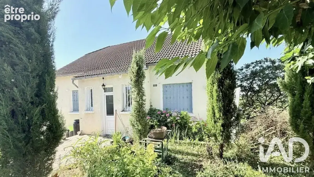 Photo 1 - Maison à LAROCHE-SAINT-CYDROINE