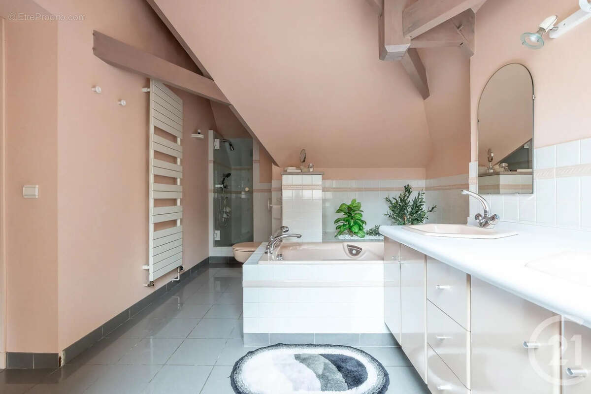 Maison à CHAMPIGNY-SUR-MARNE