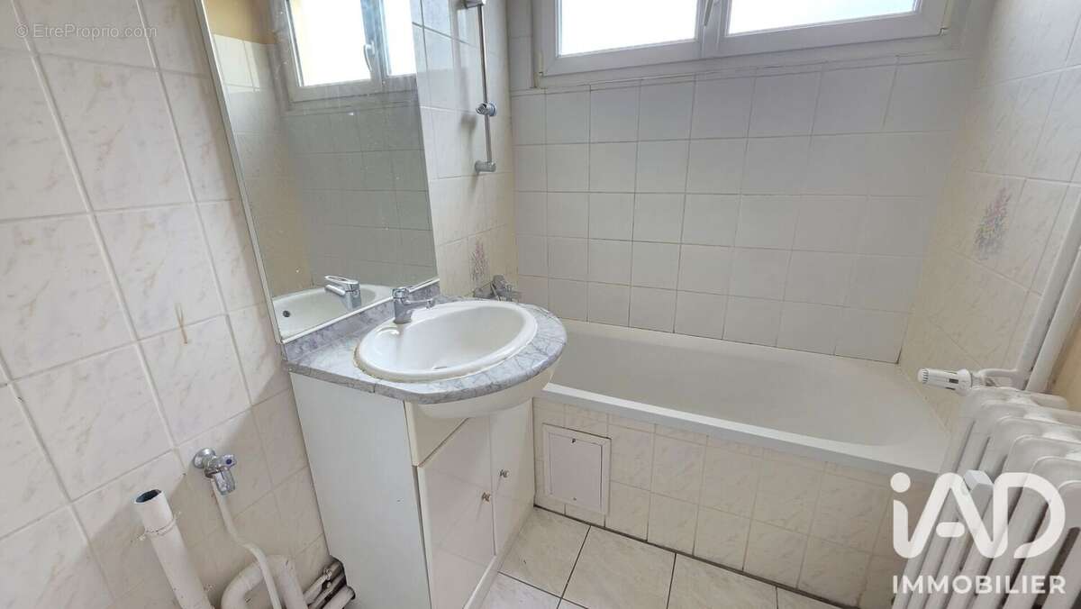 Appartement 63 m² à Evreux  - photo 4