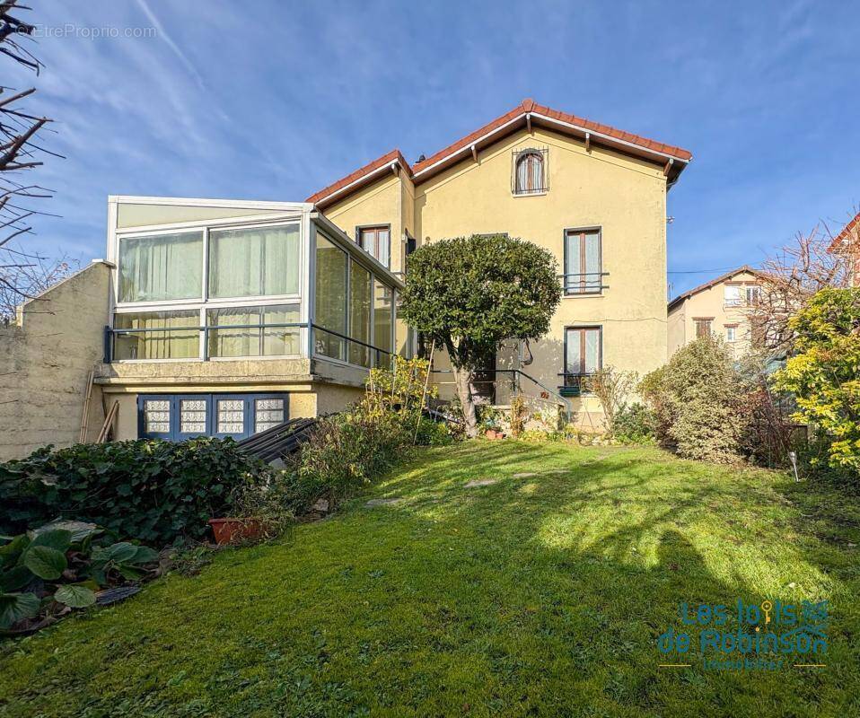 Maison à LE PLESSIS-ROBINSON