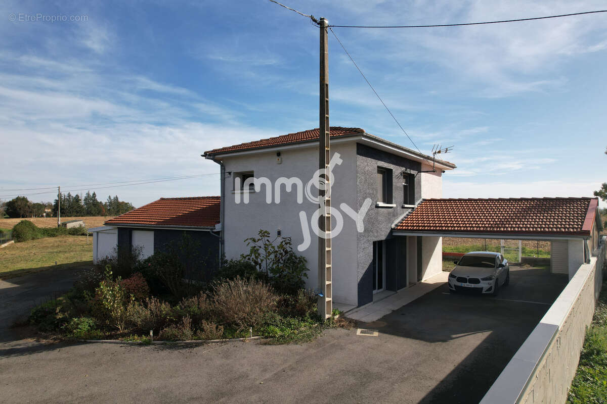 MAISON 4 pièces 101 m2 sur un terrain de 1670m2 terrasse garage carport - photo 3