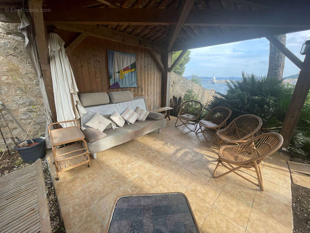 Appartement à SAINT-MANDRIER-SUR-MER