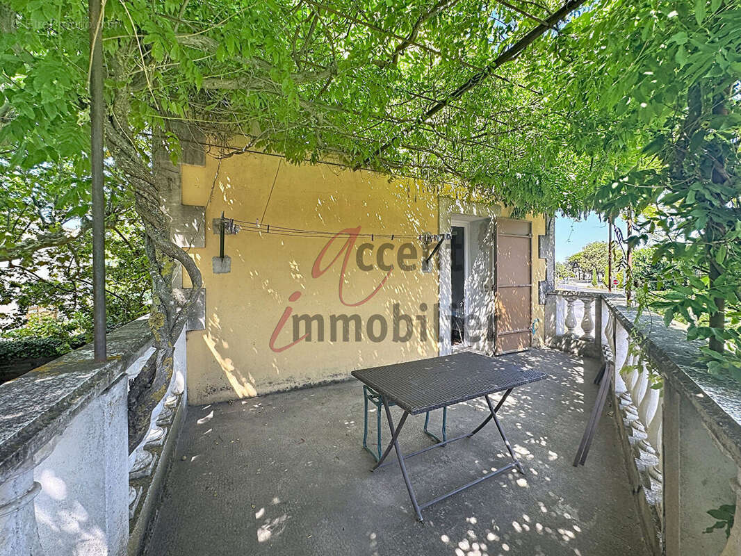 Cabannes, partie de mas de 128m² sur 584m² de terrain - photo 9