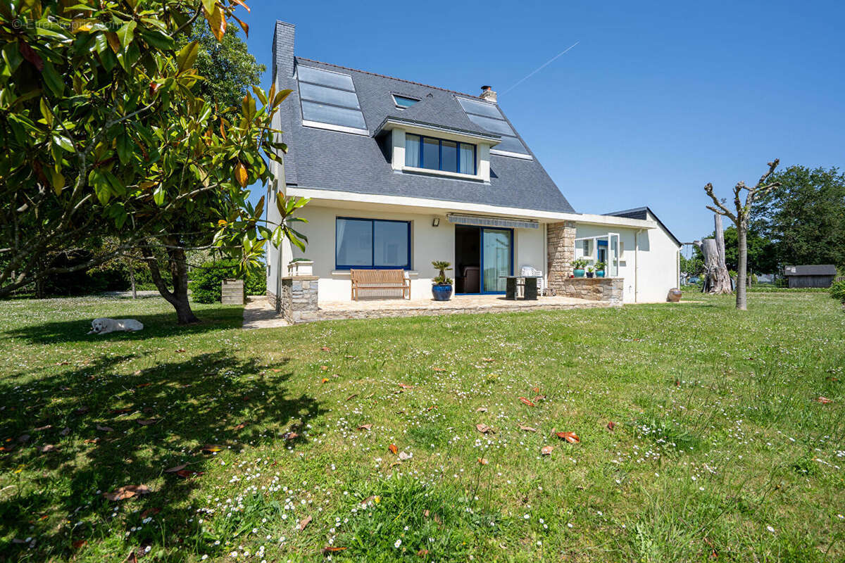 SARZEAU - GOLF DU MORBIHAN - Belle Maison traditionnelle T5 de 115 m² avec grand jardin arboré et clos de plus de 2700 m² - photo 16