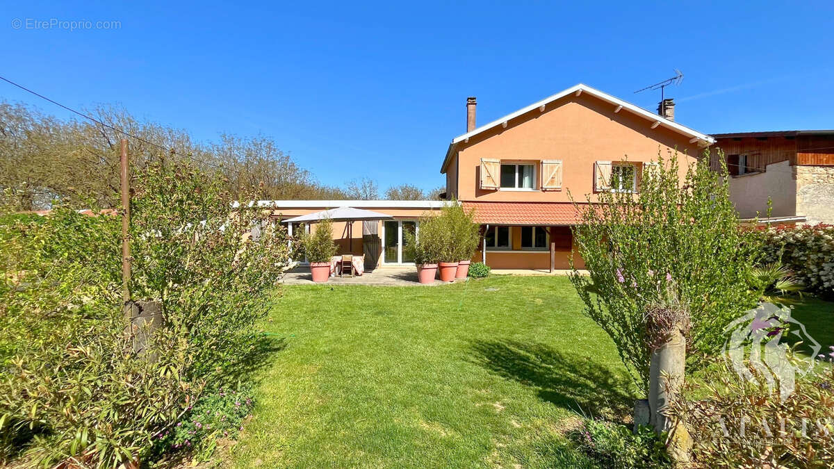 Maison à SAINT-JUST-DE-CLAIX