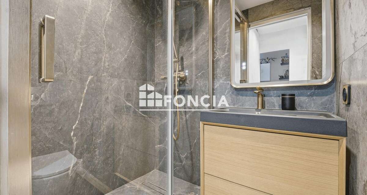 Appartement à VILLENEUVE-LOUBET