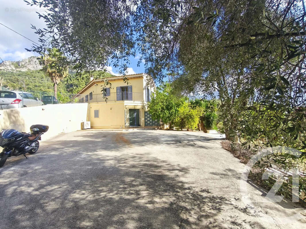 Maison à SAINTE-AGNES