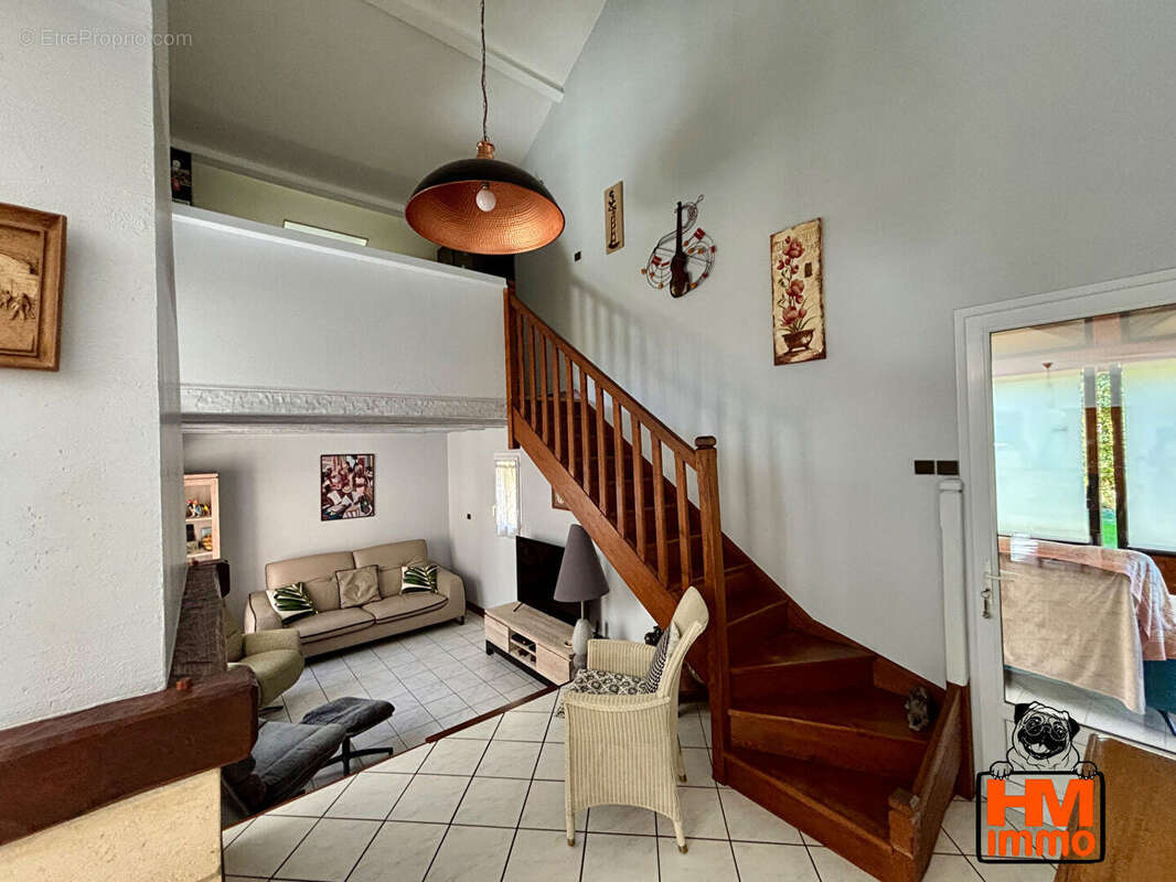 Maison à SAINT-JUST-LE-MARTEL