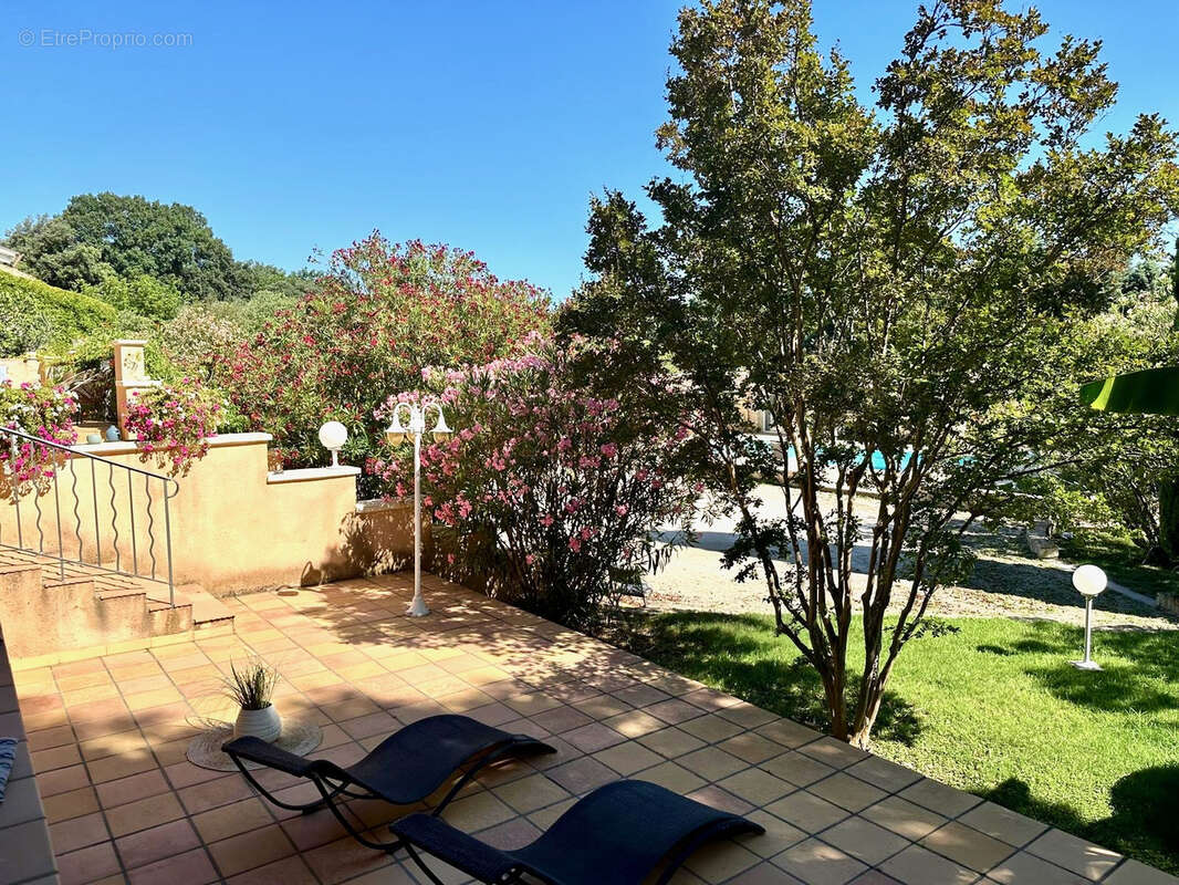 Maison à SUZE-LA-ROUSSE