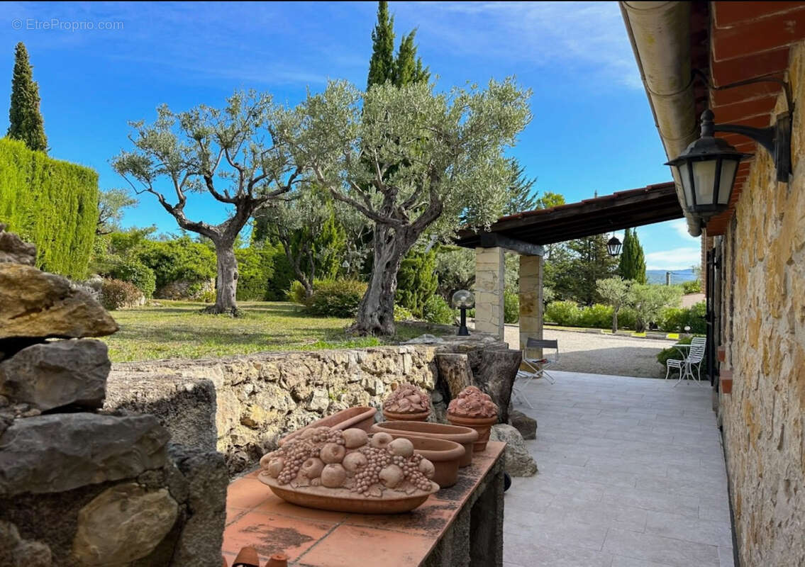 Maison à TOURRETTES