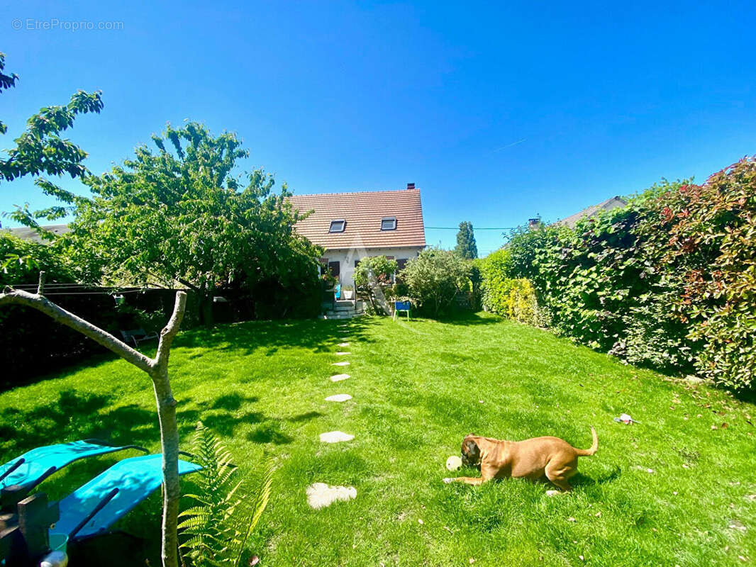 Maison à LA CHAPELLE-SAINT-MESMIN