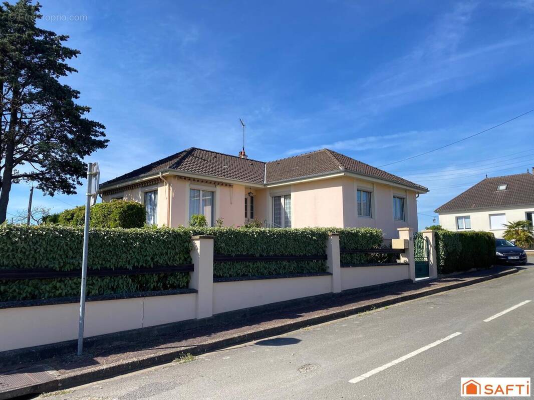 Photo 1 - Maison à FRESNAY-SUR-SARTHE