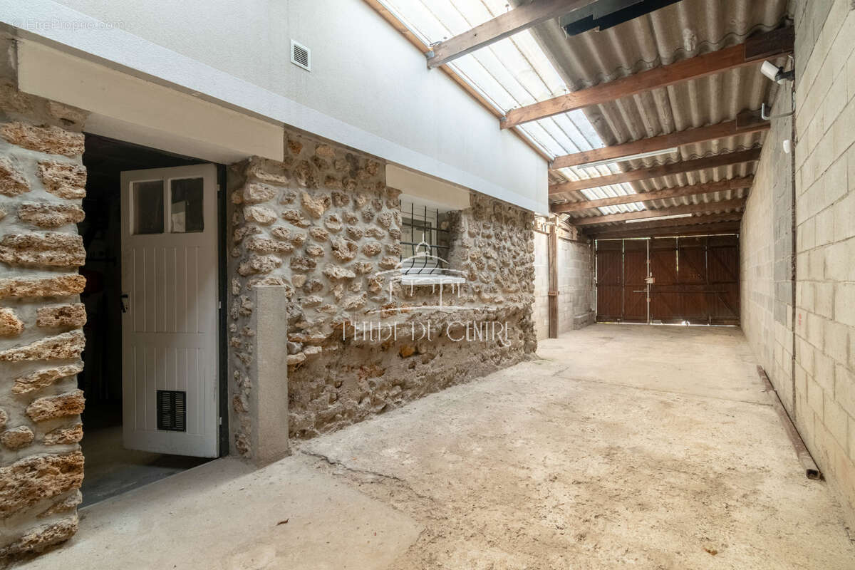 Maison familiale 6 pièces de 122m2 à VILLENEUVE-LE-ROI - photo 11