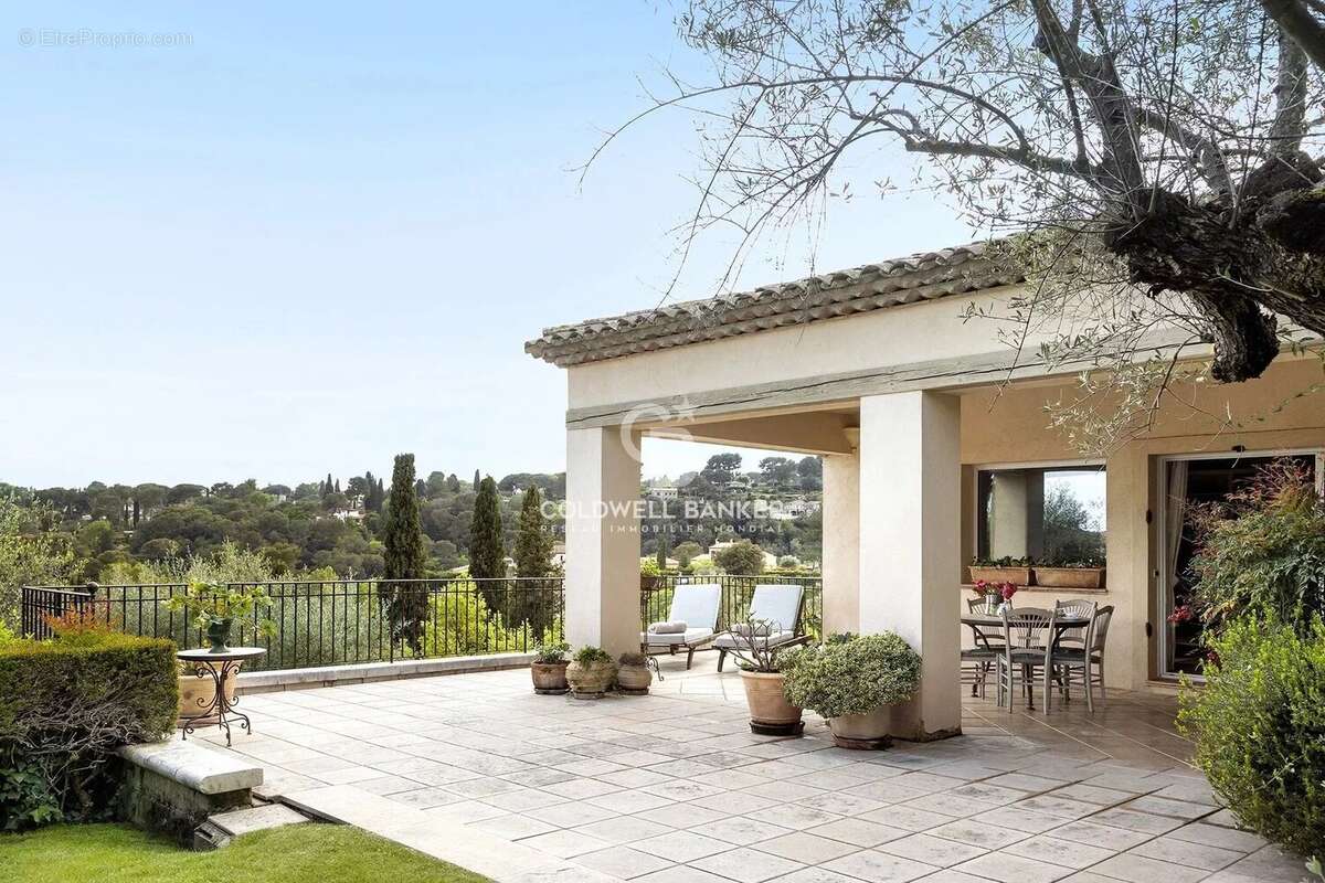 Maison à VALBONNE