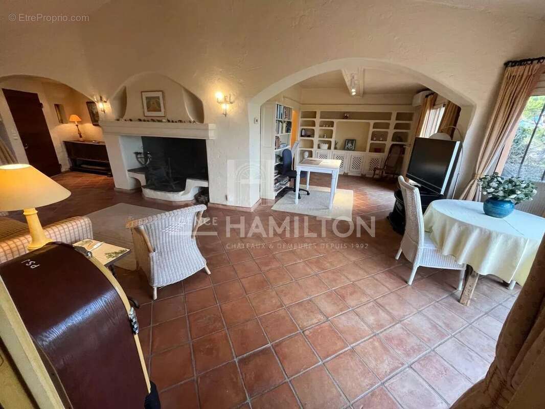 Maison à MOUANS-SARTOUX