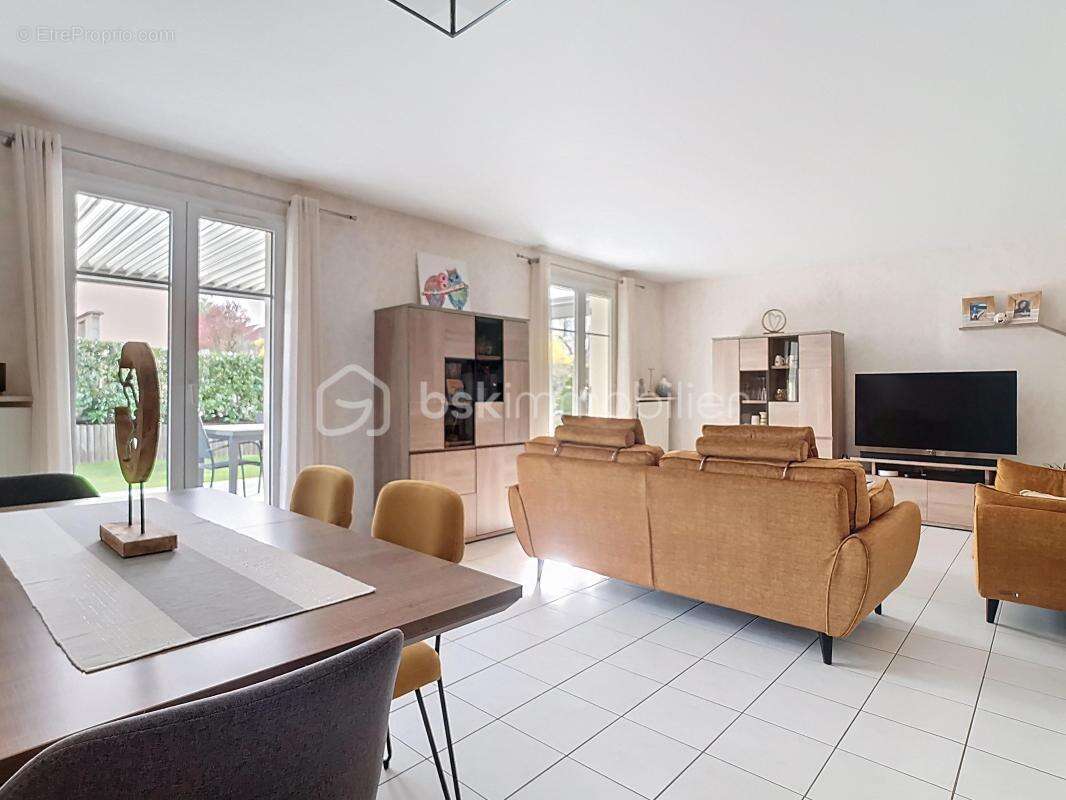 Maison à CHAMPS-SUR-MARNE