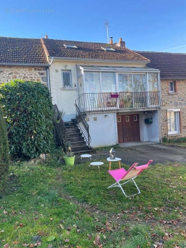 Maison à MONTAIGUT-LE-BLANC
