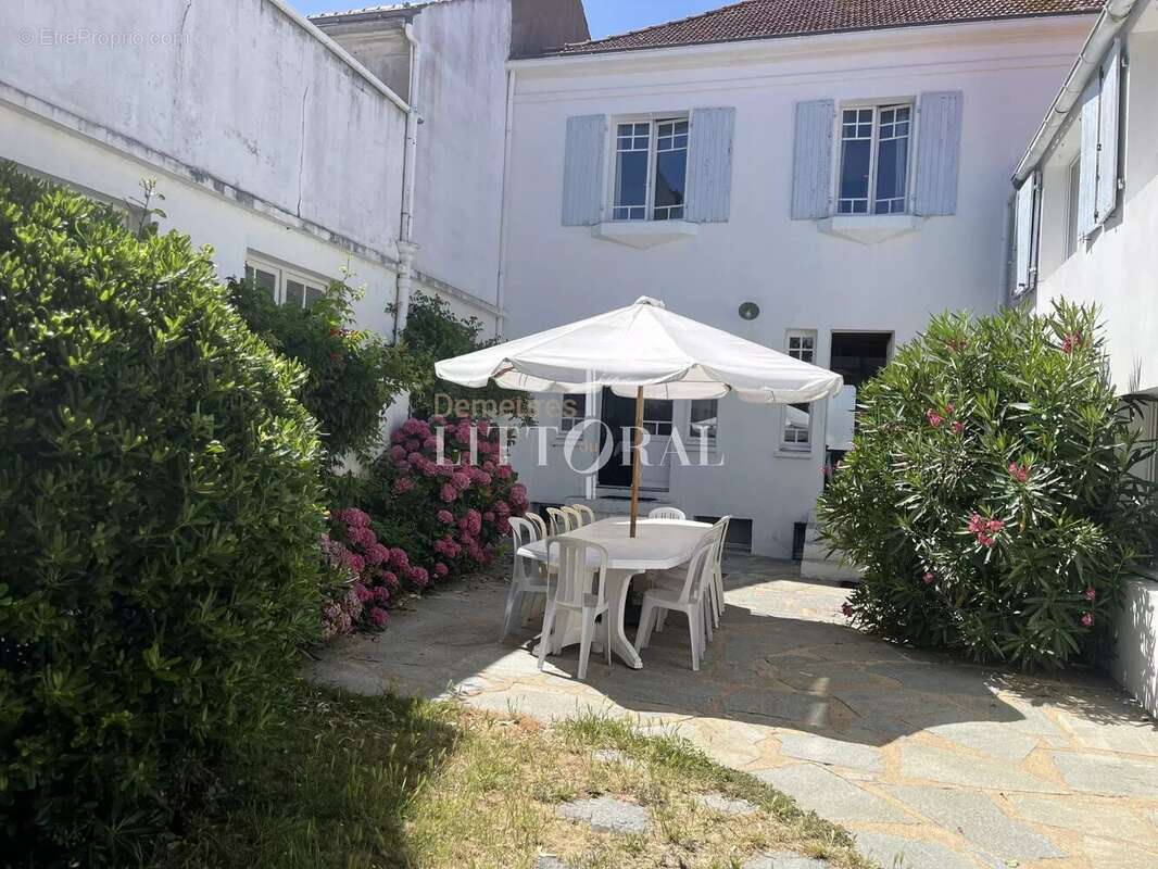 Belle propriété familiale avec piscine au cœur de Port Joinville - photo 7