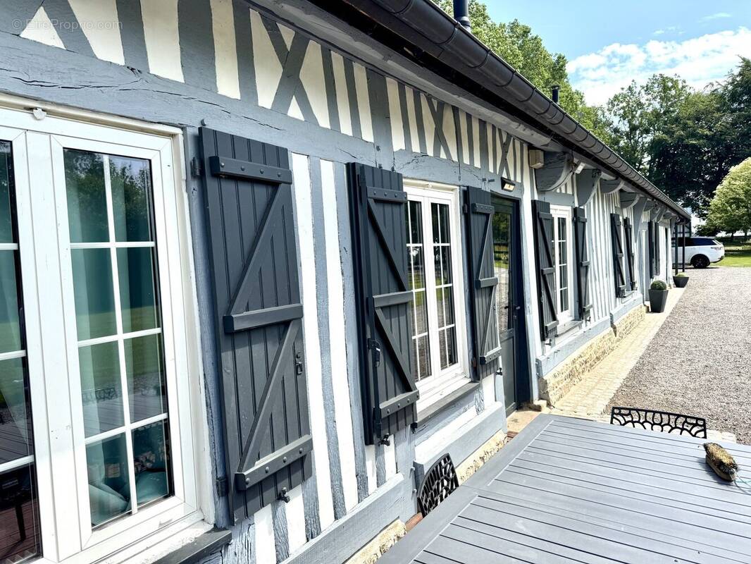 Maison à YVECRIQUE