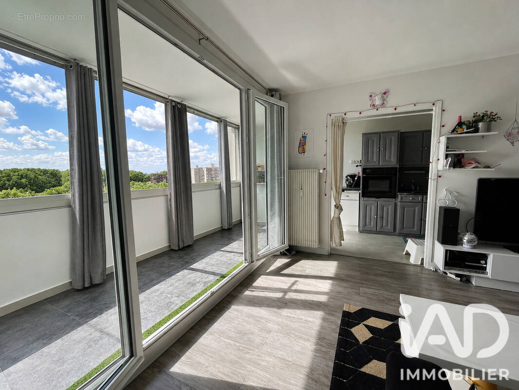 Photo 1 - Appartement à TAVERNY