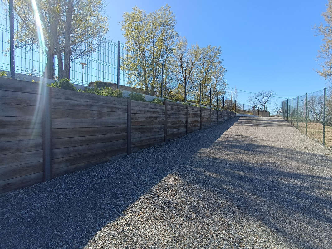 Terrain à AUREVILLE