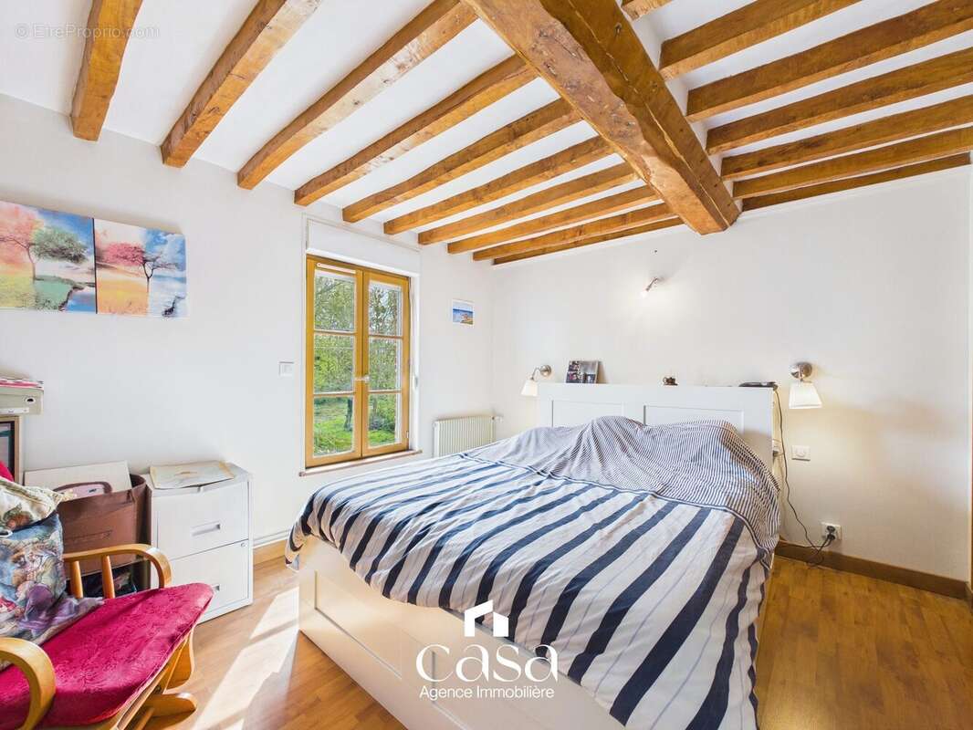 Maison 247 m² à Crocy  - photo 6
