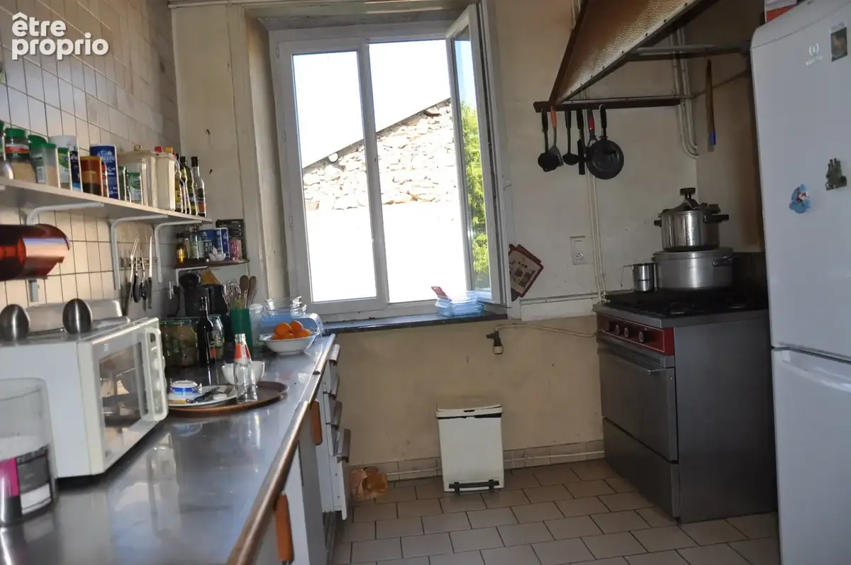 En montagne bourbonnaise, bel ensemble immobilier composé d'un commerce, d'un logement, et d'un fort potentiel - photo 7