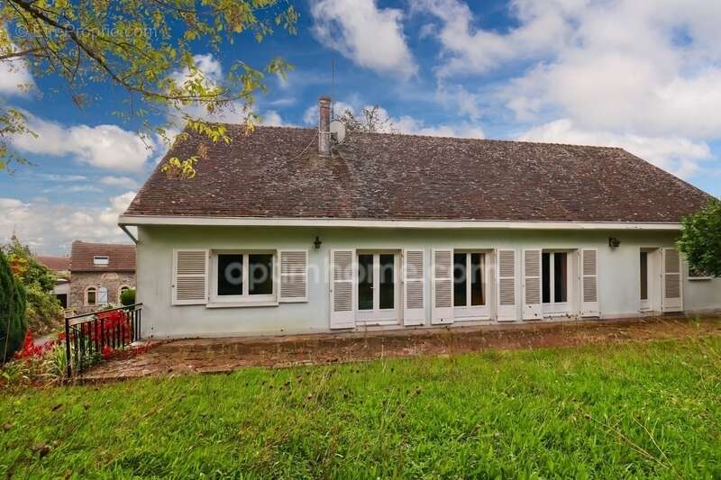 Maison à MAGNAC-LAVAL