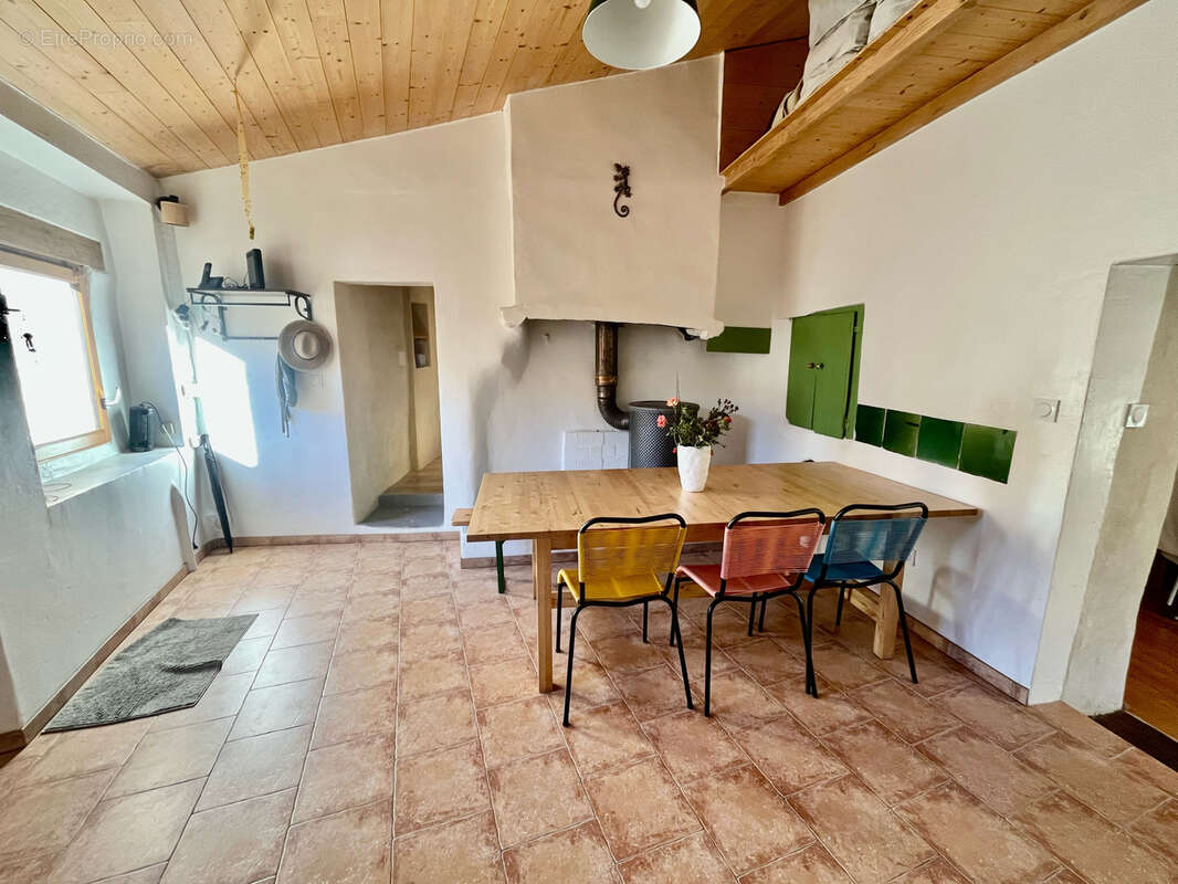 Maison à PEGAIROLLES-DE-BUEGES