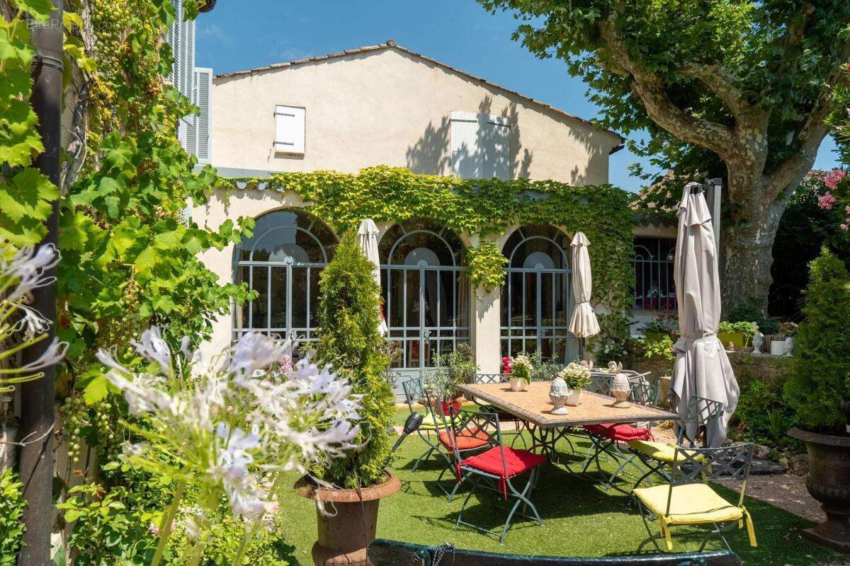 Bouc-Bel-Air – Grande Propriété Familiale avec Dépendance T3 - photo 19