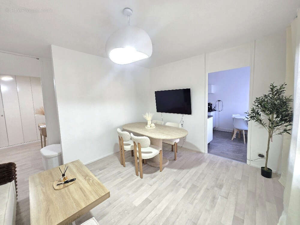 Appartement à PIERRE-BENITE