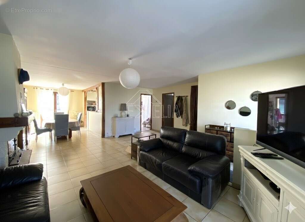 Maison T6 de 106 m² avec séjour cheminée et jardin de 937 m² à Rosny-sur-Seine - photo 8