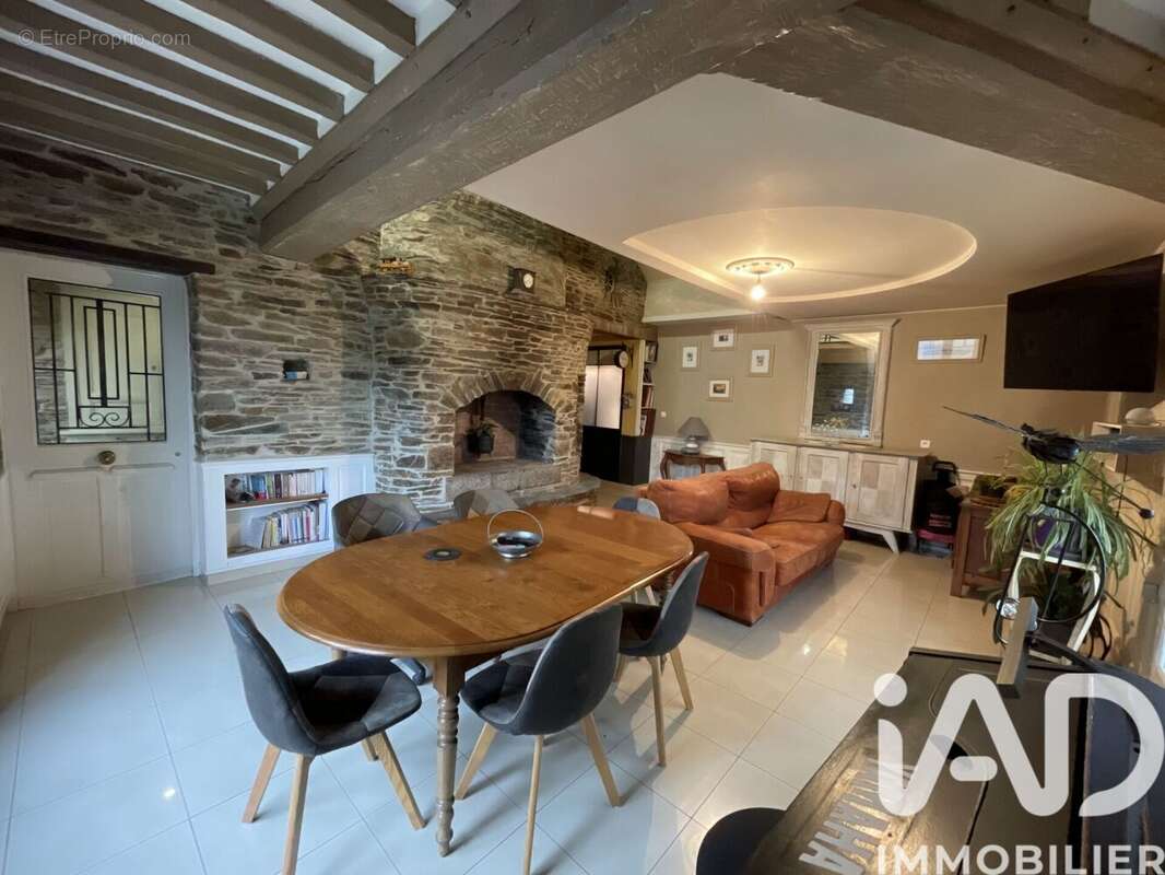 Maison 176 m² à La Barre-De-Semilly  - photo 7