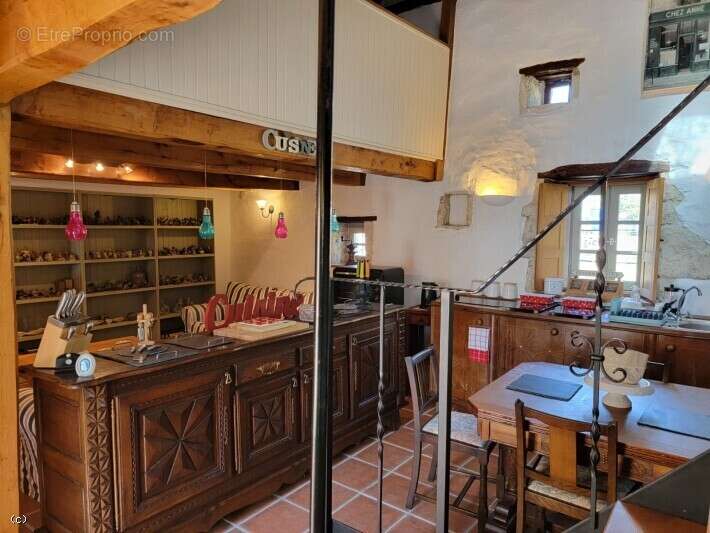 Maison à NANTEUIL-EN-VALLEE