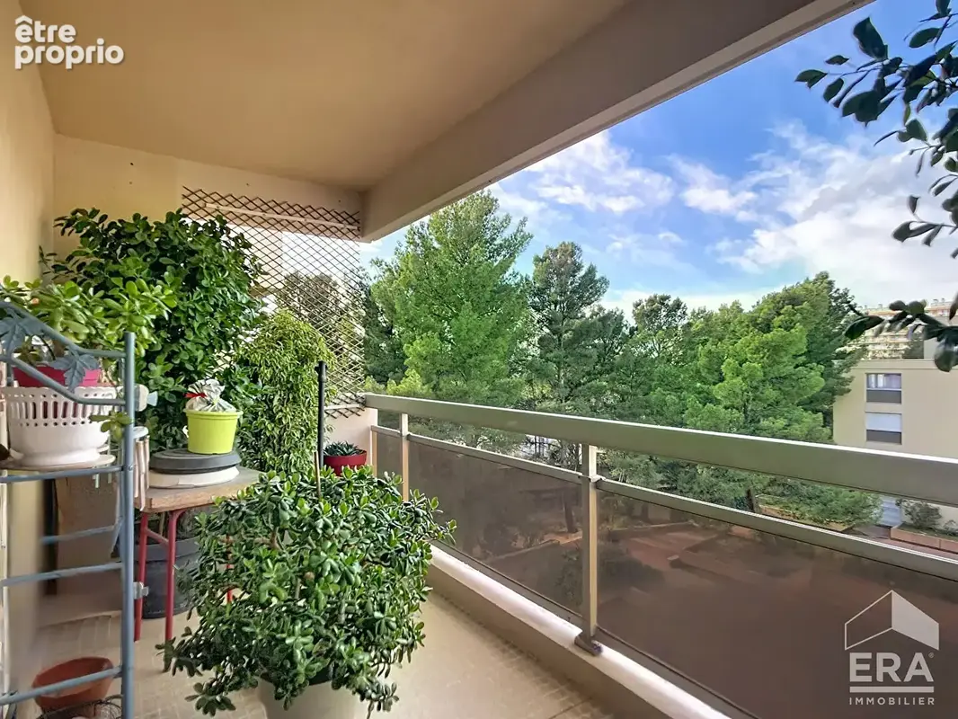 En exclusivité à vendre appartement 4 pièces  Marseille 9e/10e - St Tronc balcons et parking privatif en sous-sol. - photo 2