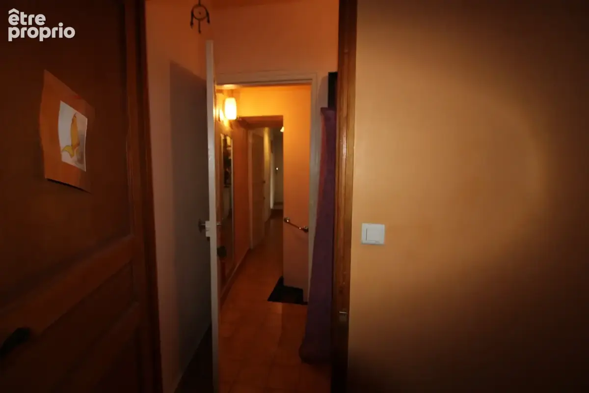 MAISON DE VILLAGE 6 CHAMBRES. 130 m2 habitable + 54 m2 de caves. - photo 17