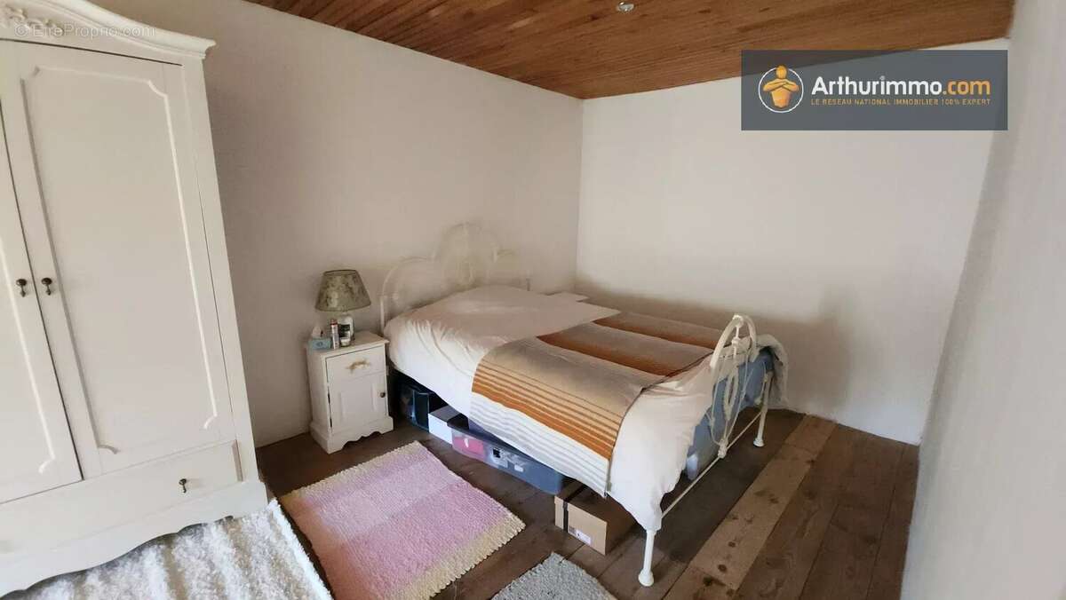 Maison à SAINTE-COLOMBE-SUR-L&#039;HERS