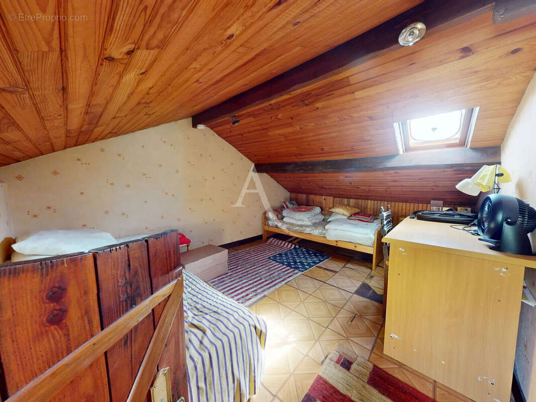 Maison à COUBRON