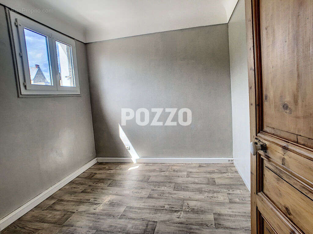 Appartement à DONVILLE-LES-BAINS