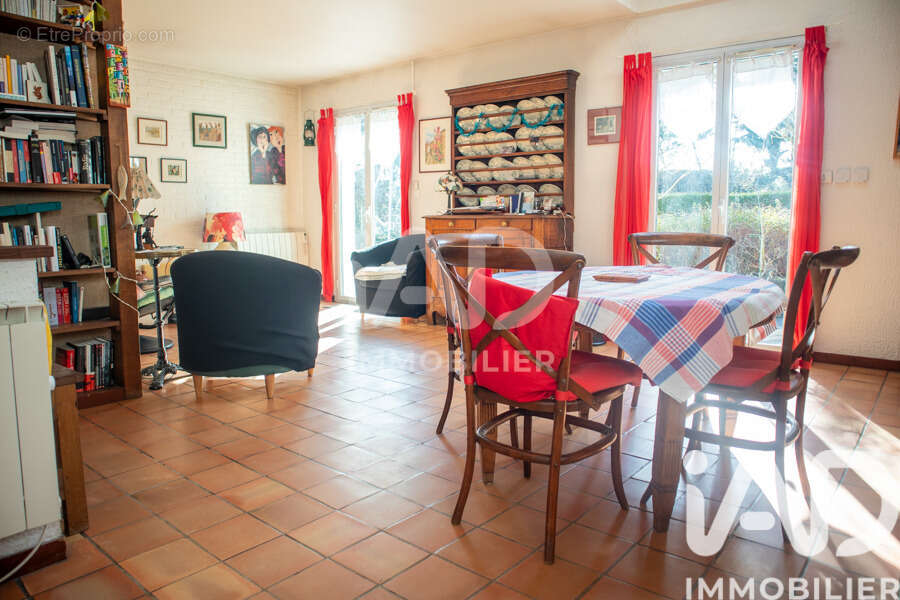 Photo 2 - Maison à OZOIR-LA-FERRIERE
