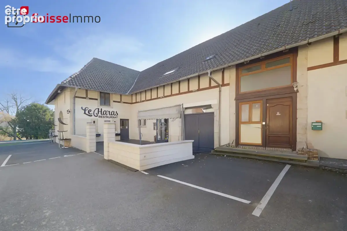 Murs  + appartement T5 (+ possibilité fonds restaurant + Licence 4) - photo 9