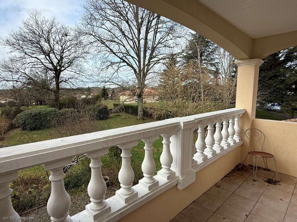 Maison à CONFOLENS
