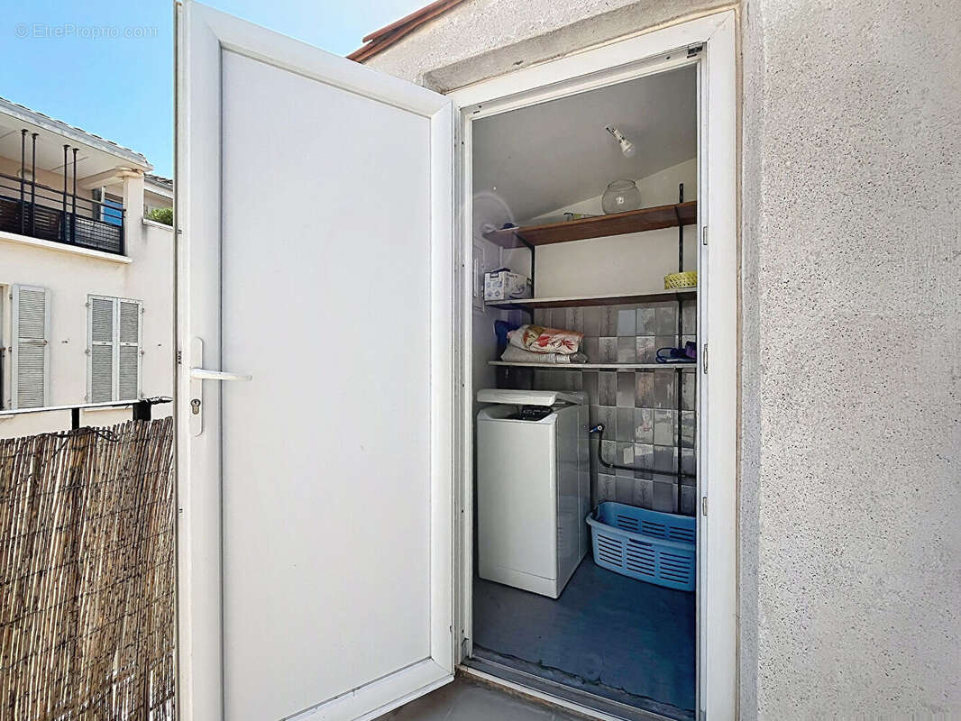Appartement à MARSEILLE-2E