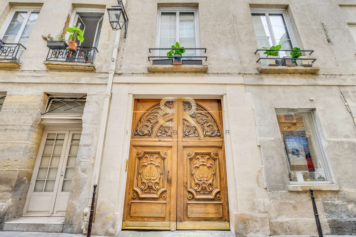 Appartement à PARIS-4E