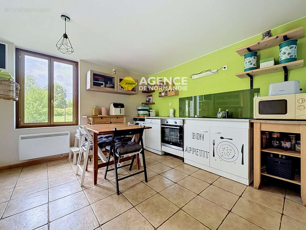 Maison à MONTREUIL-L'ARGILLE