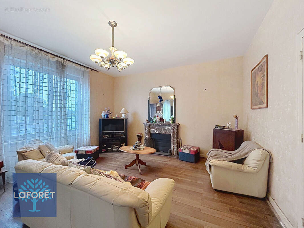 Maison à SAINT-BRICE-EN-COGLES