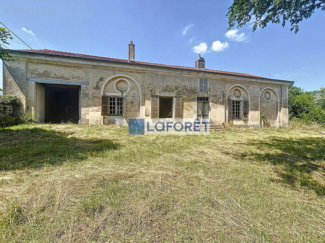 Maison à COLOMBEY-LES-DEUX-EGLISES