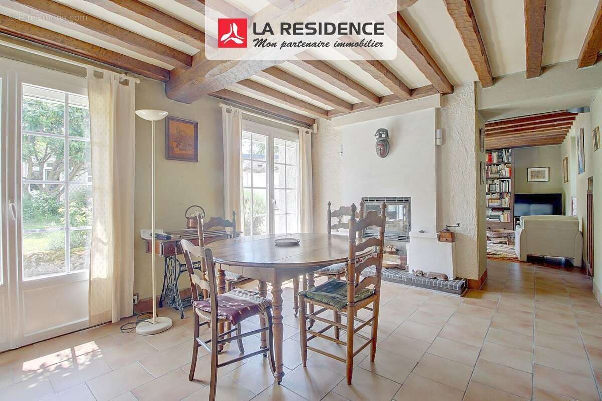 Maison à LA VILLENEUVE-EN-CHEVRIE