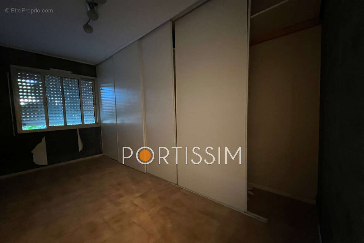 Appartement à SAINT-LAURENT-DU-VAR