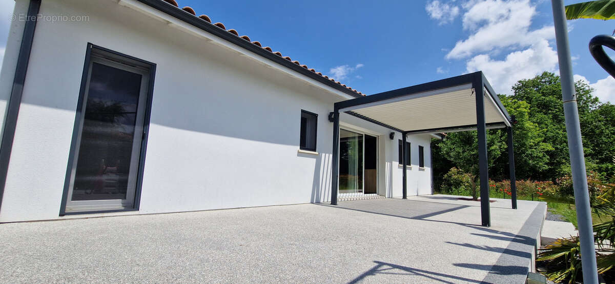 Maison à SAINT-SYMPHORIEN